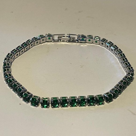 Emerald Green Stones Women's Tennis Bracelet NEW - Picture 3 of 3